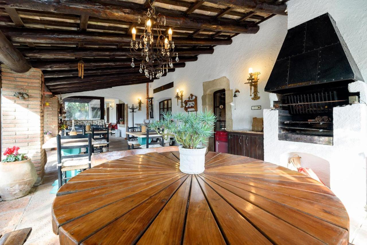 Masia Can Manent Del Bosc S XVIII Santa Eulalia de Ronsaná Dış mekan fotoğraf